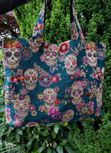 Lade das Bild in den Galerie-Viewer, MOM BAG - SHOPPER SKULL
